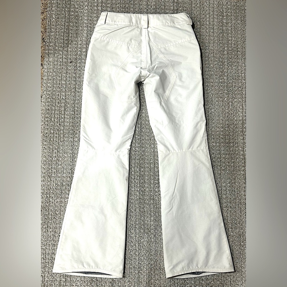 Volcom Snowboard Pants. Woman's SZ Small. Off White. Excellent Condition.
